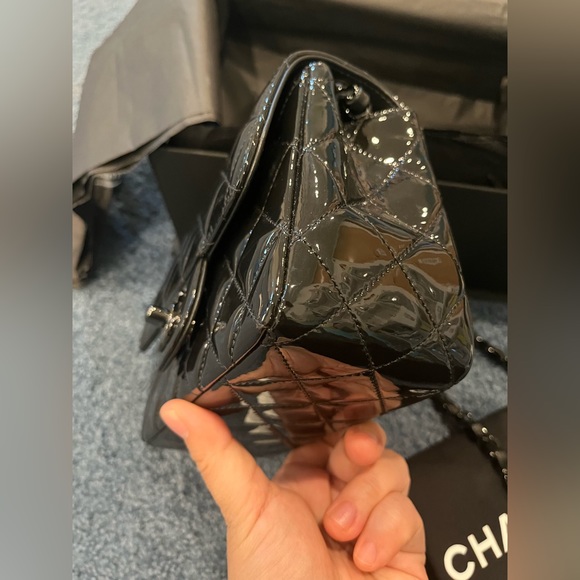 Chanel Mini Square So Black in Patent Leather 21B - Picture 7 of 16